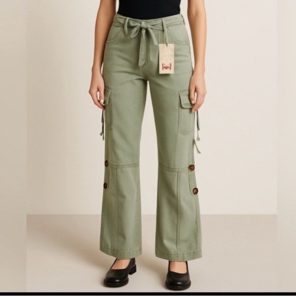 Lei Cargo Pants – Sage Green Utility Style (NWT,‎ Size 9)Y2K Style Soft Gorpcore